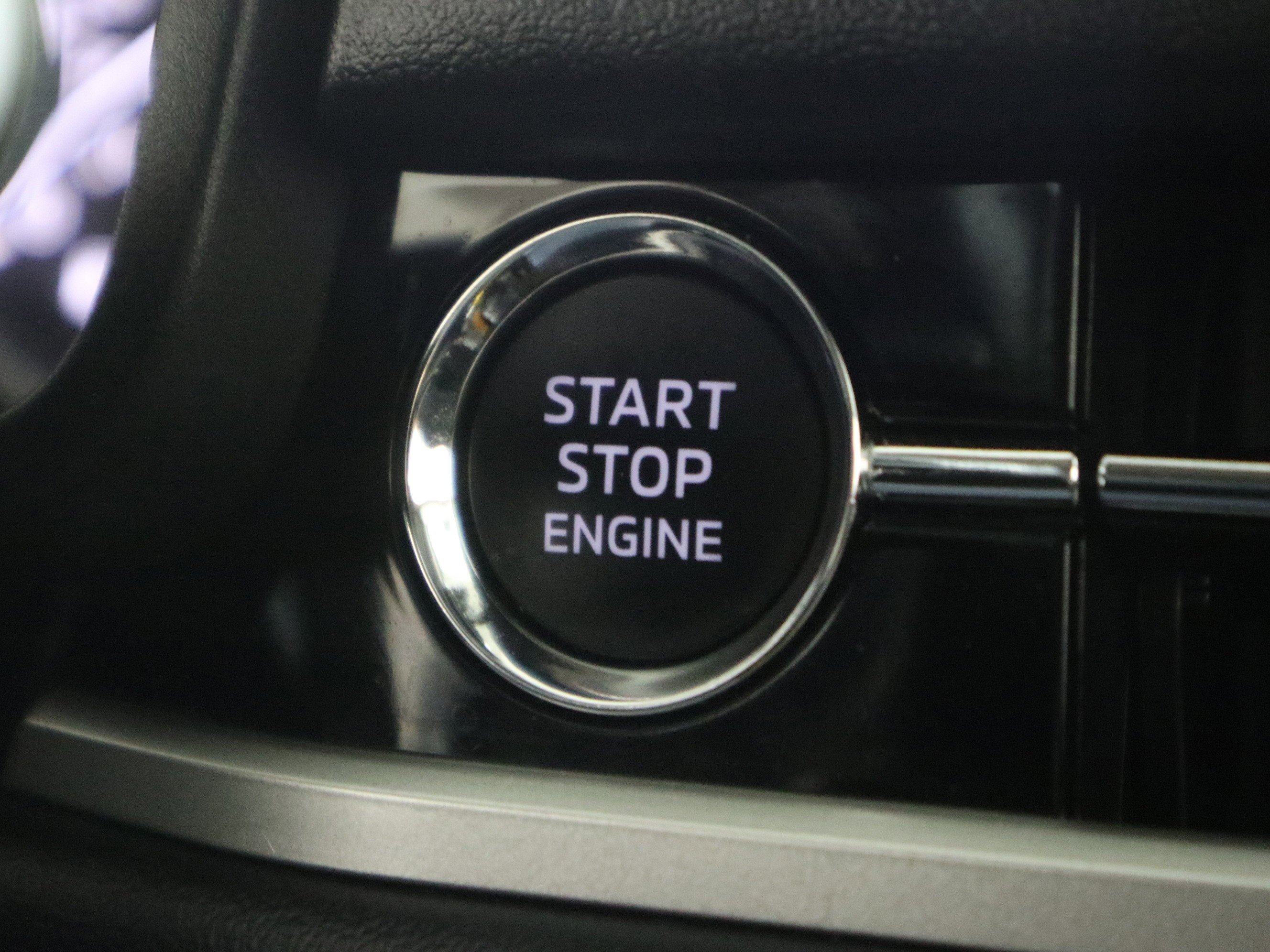 Used 2025 Mitsubishi Outlander ES image 33