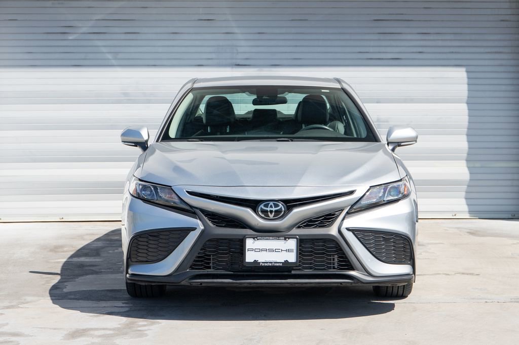 Used 2024 Toyota Camry SE FWD image 2
