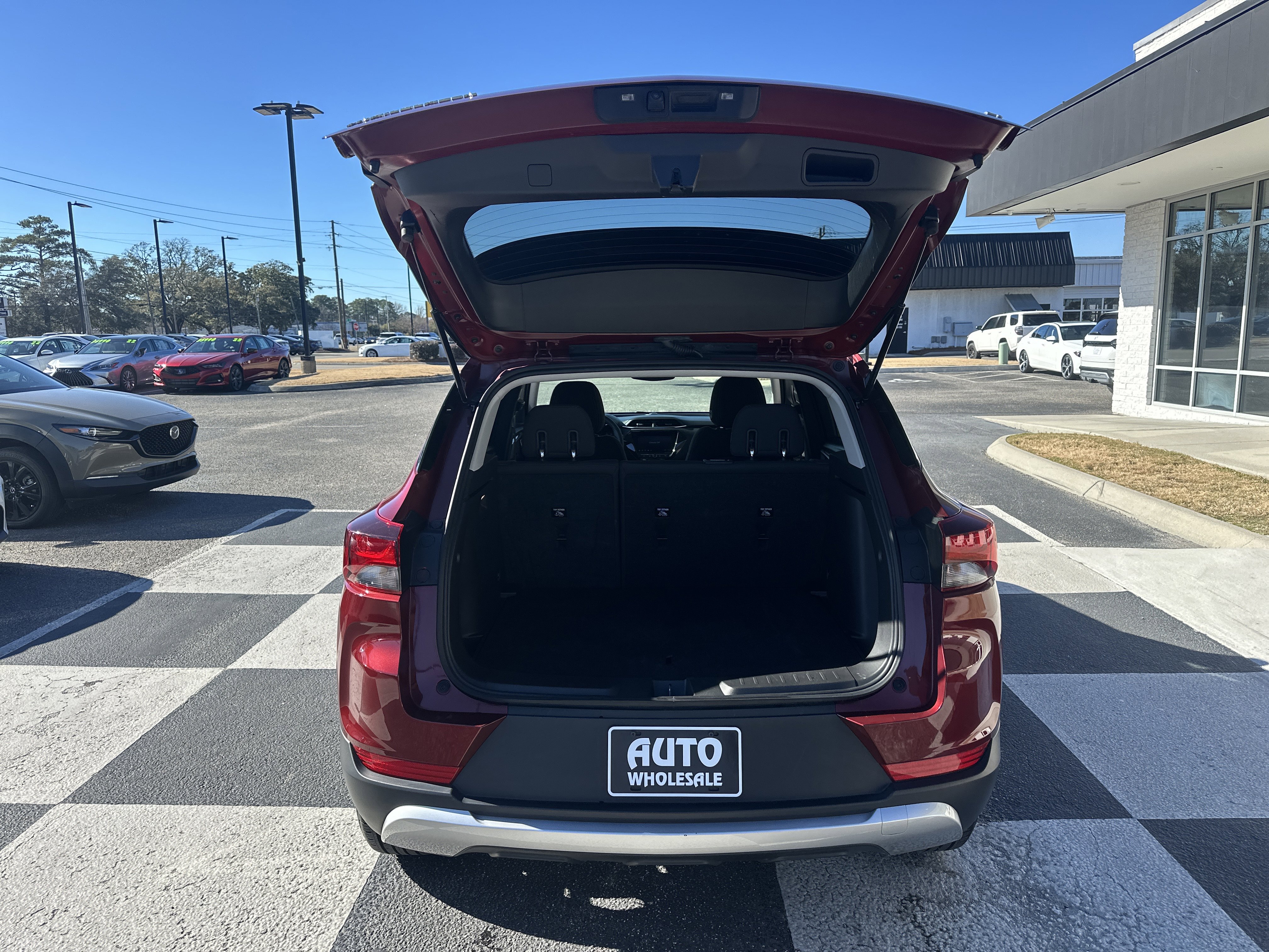 Used 2023 Chevrolet TrailBlazer LT w/ Convenience Package image 5
