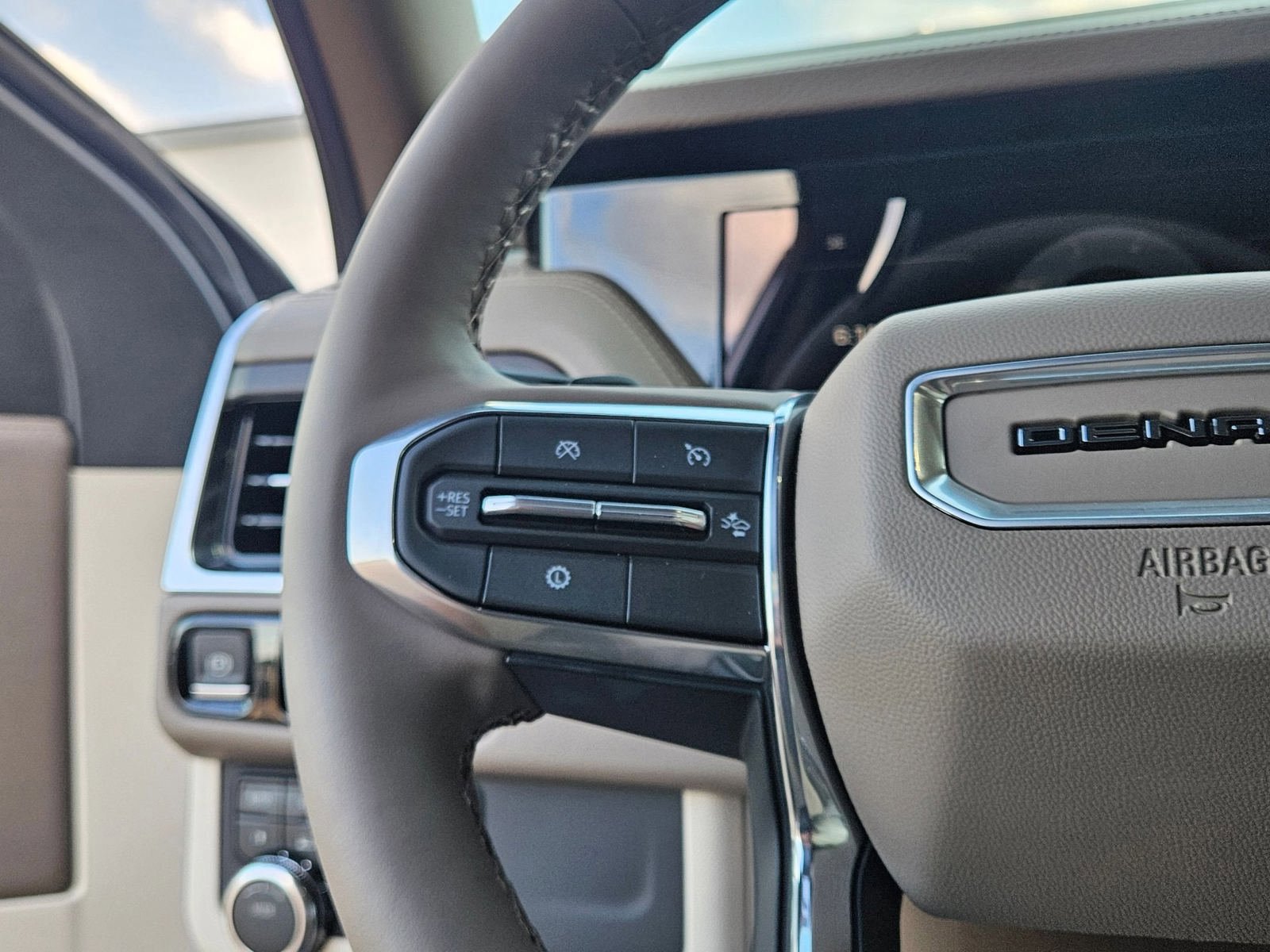 New 2026 GMC Yukon Denali AWD/4WD image 12