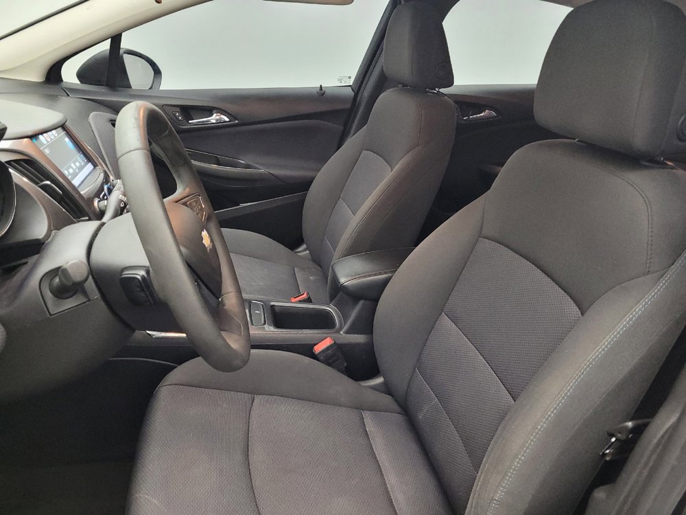 Used 2018 Chevrolet Cruze LT w/ Sun And Sound Package FWD image 17