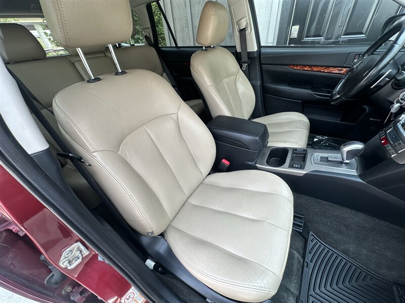 Used 2012 Subaru Outback 3.6R Limited AWD/4WD image 7