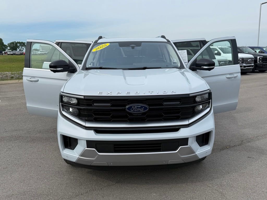 Used 2025 Ford Expedition Platinum AWD/4WD image 25
