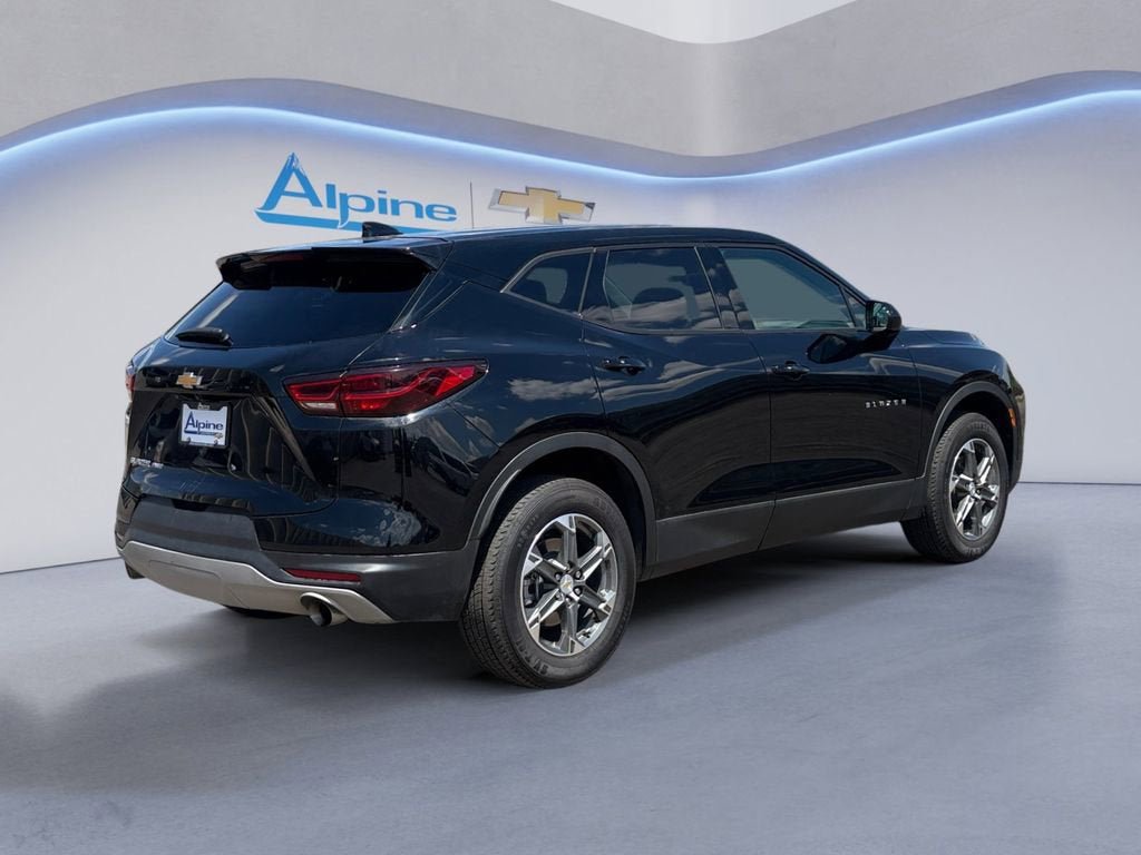 Used 2025 Chevrolet Blazer LT AWD/4WD image 5