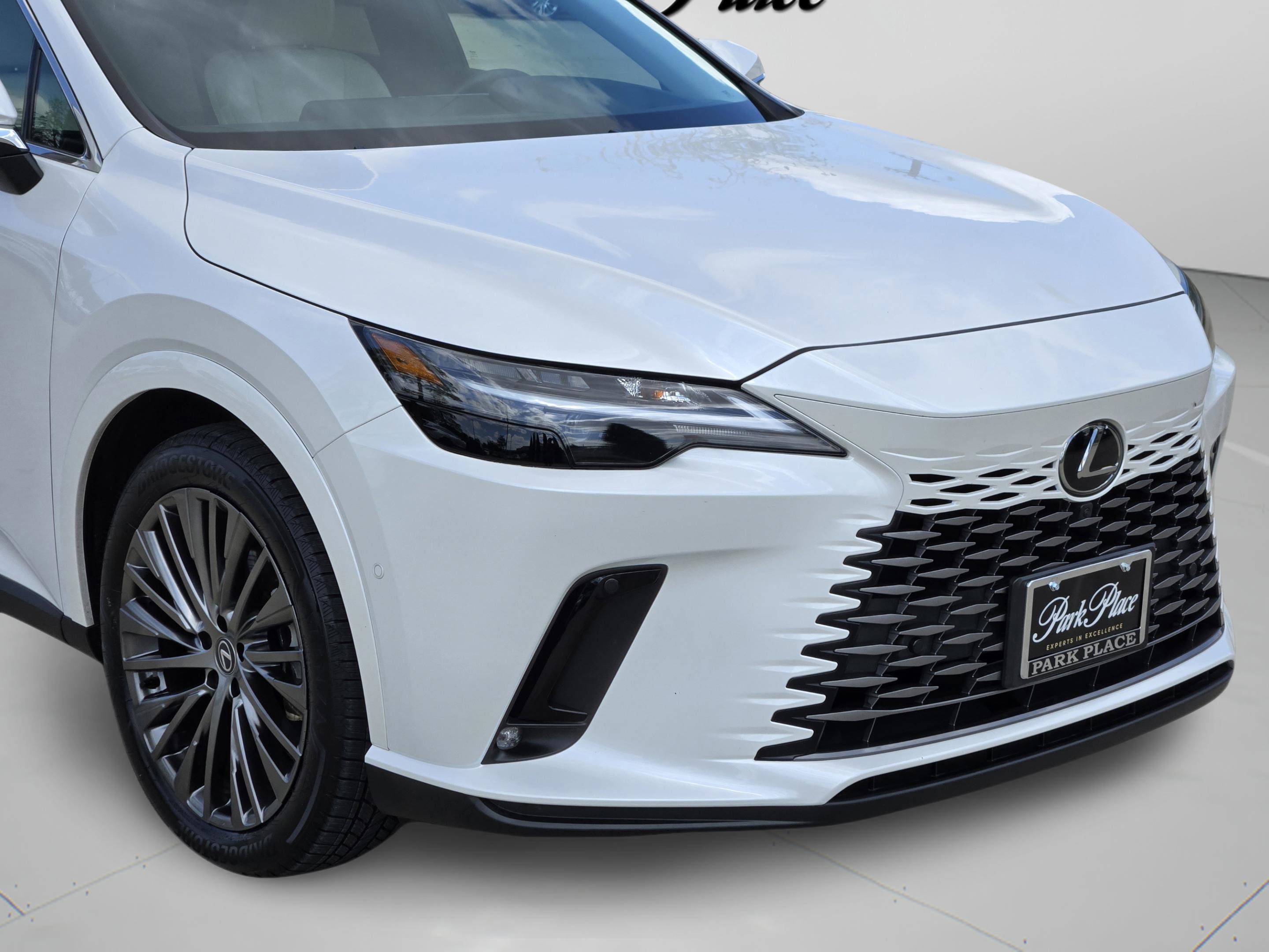 Used 2023 Lexus RX 350 FWD w/ Accessory Package image 8