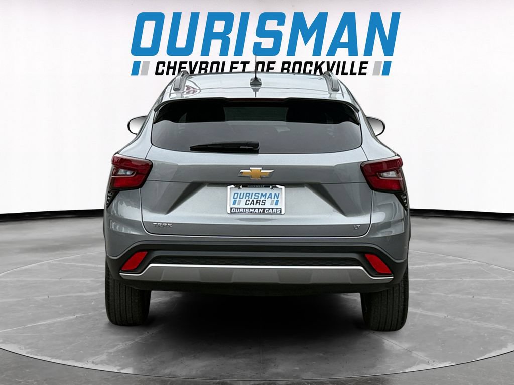 Used 2025 Chevrolet Trax LT w/ LT Convenience Package FWD image 5