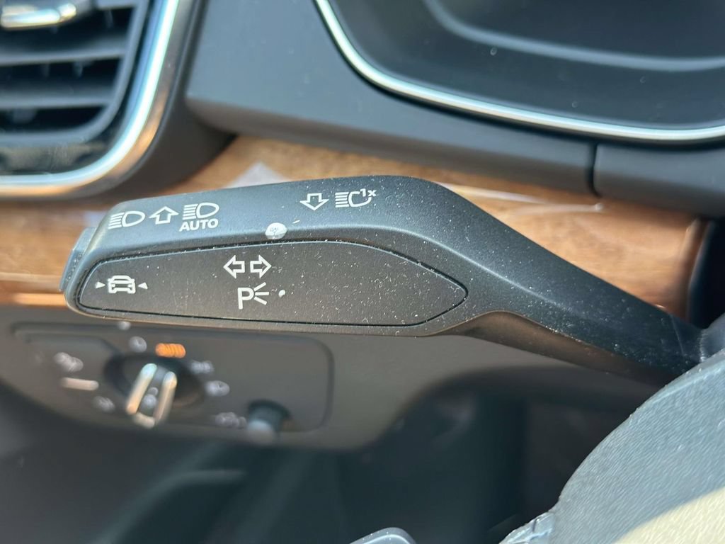 Used 2022 Audi Q5 e Premium Plus AWD/4WD image 19