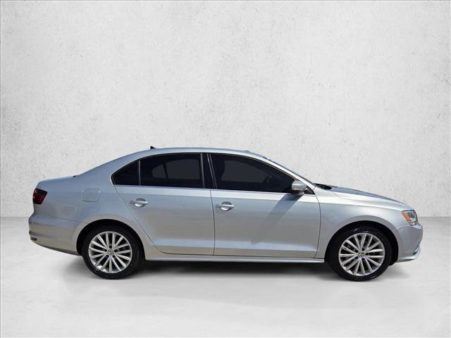 Used 2016 Volkswagen Jetta SEL FWD image 4