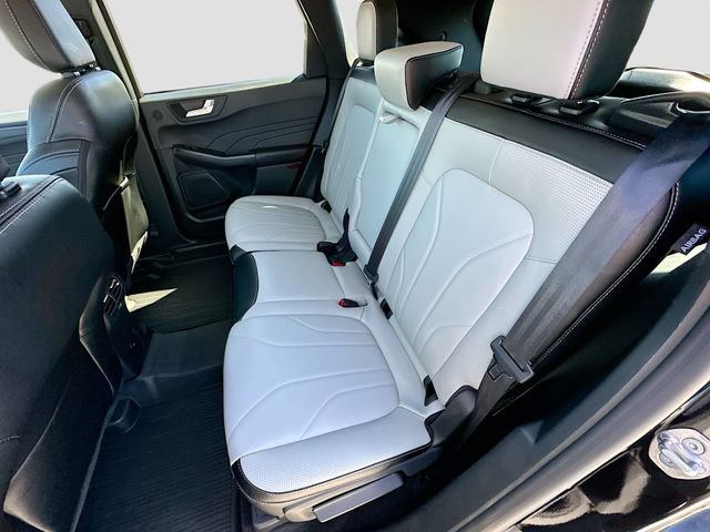 Used 2025 Ford Escape Platinum w/ Premium Technology Package image 24