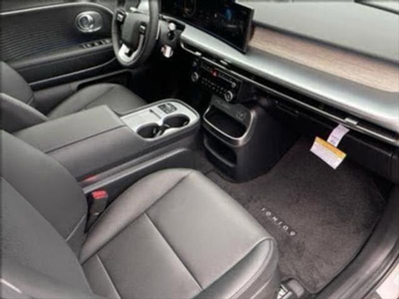New 2026 Hyundai Ioniq 9 SEL image 25