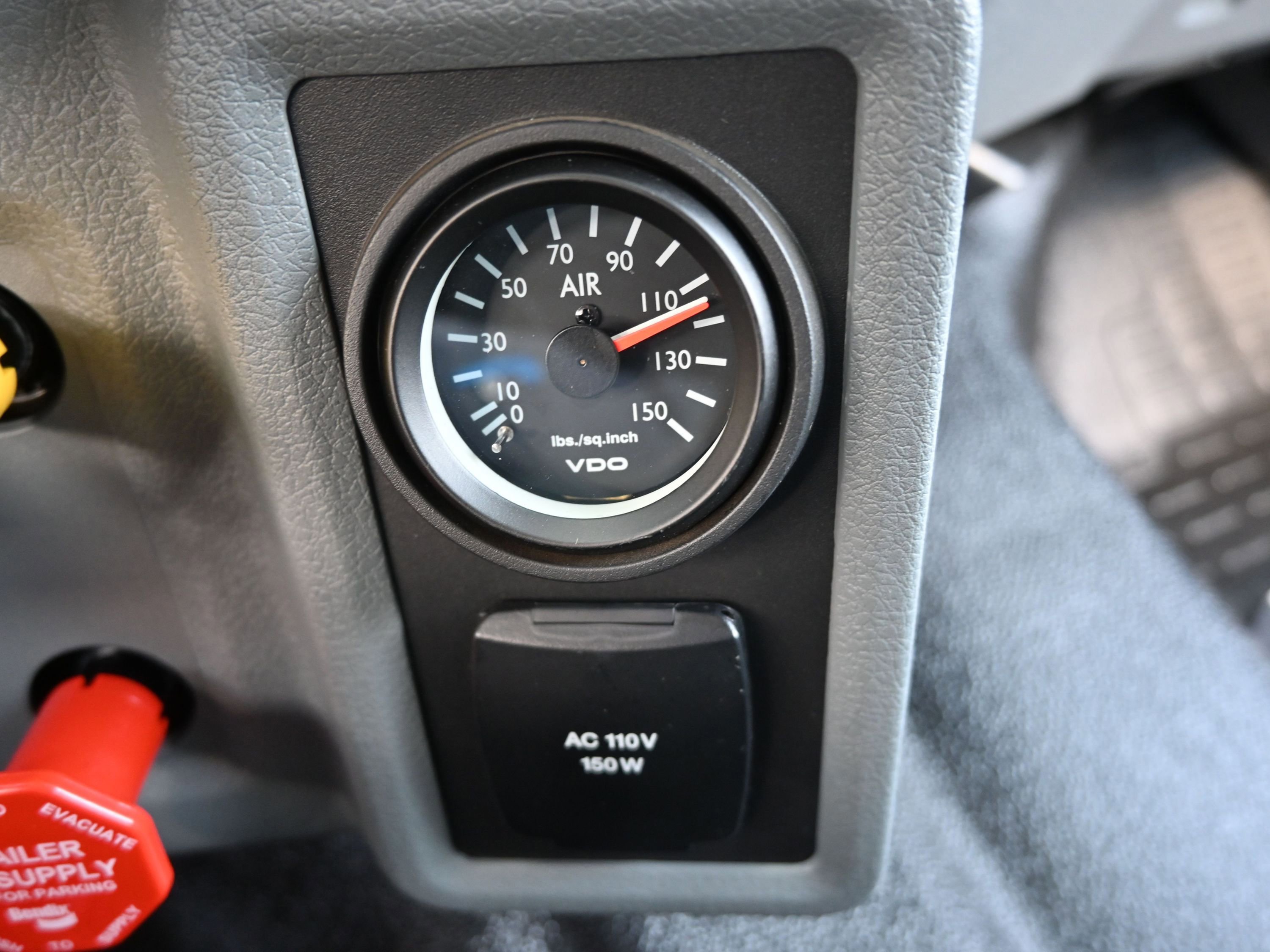 New 2026 Ford F650 2WD SuperCab Super Duty image 29