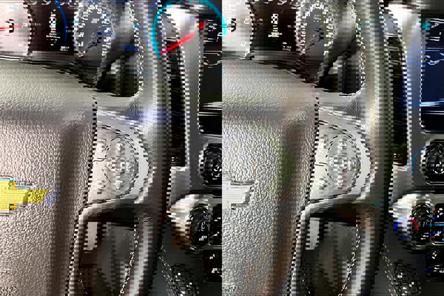 Used 2020 Chevrolet Suburban Premier image 24