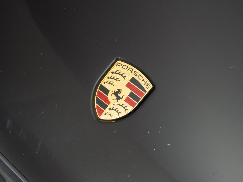 Certified 2021 Porsche Macan Turbo AWD/4WD image 16