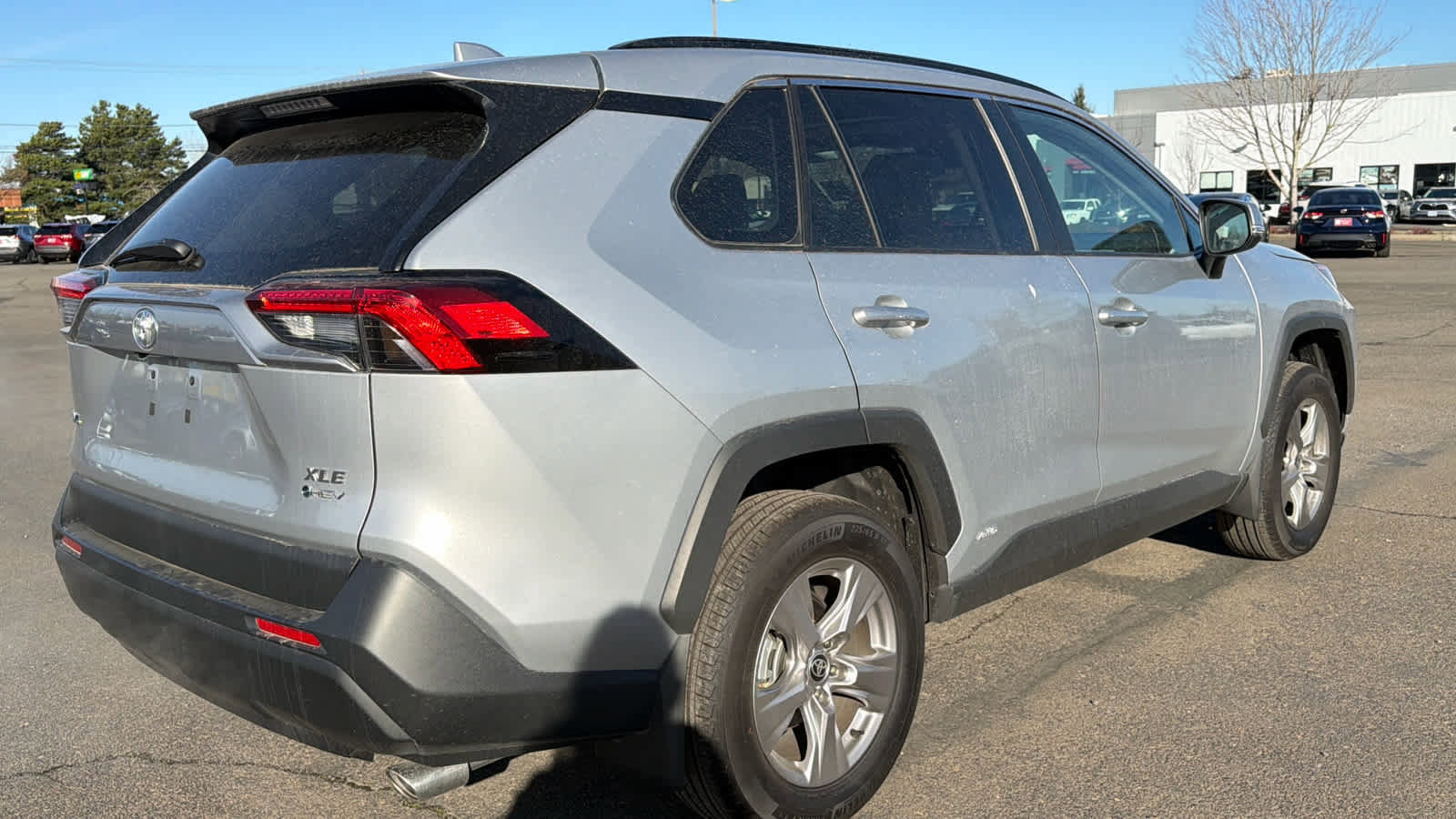 Used 2025 Toyota RAV4 XLE w/ Convenience Package image 4