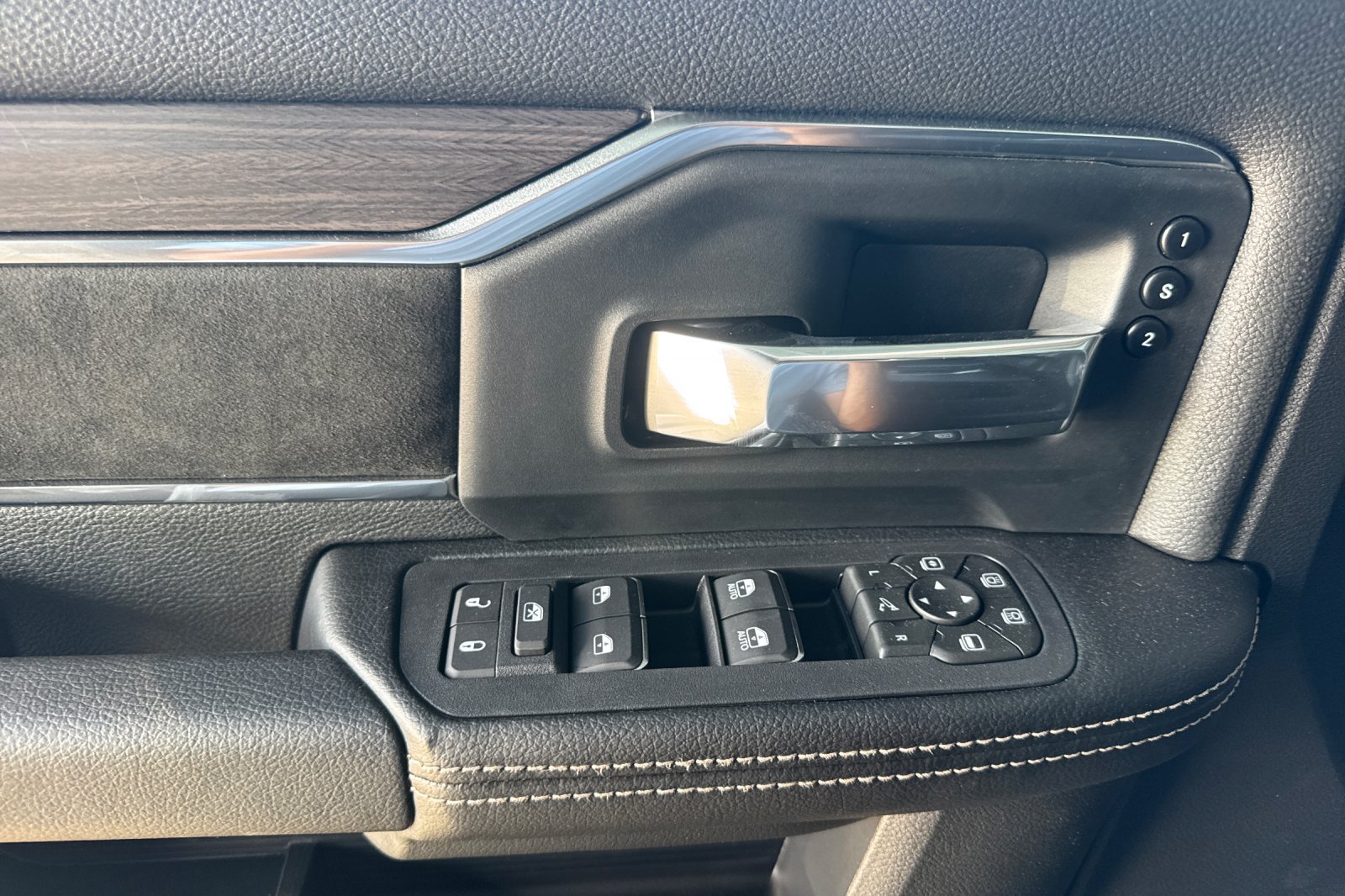 New 2026 RAM 3500 Laramie w/ Night Edition AWD/4WD image 10