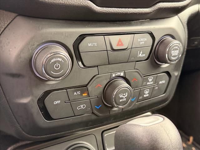 Used 2022 Jeep Renegade Altitude AWD/4WD image 23