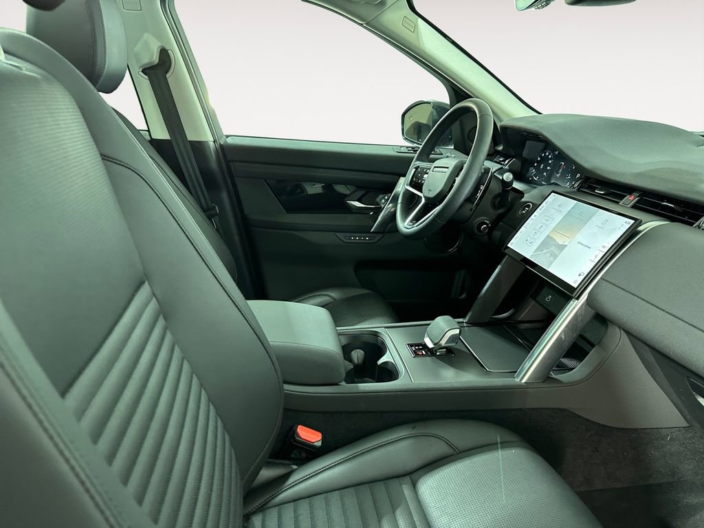 Used 2025 Land Rover Discovery Sport S image 15