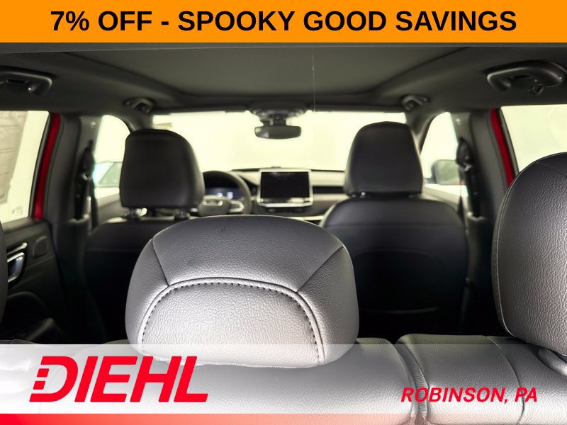 New 2026 Jeep Compass Trailhawk w/ Sun, Sound & Navigation Group AWD/4WD image 10