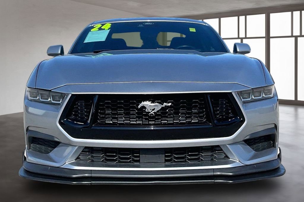 Used 2024 Ford Mustang Coupe RWD image 2