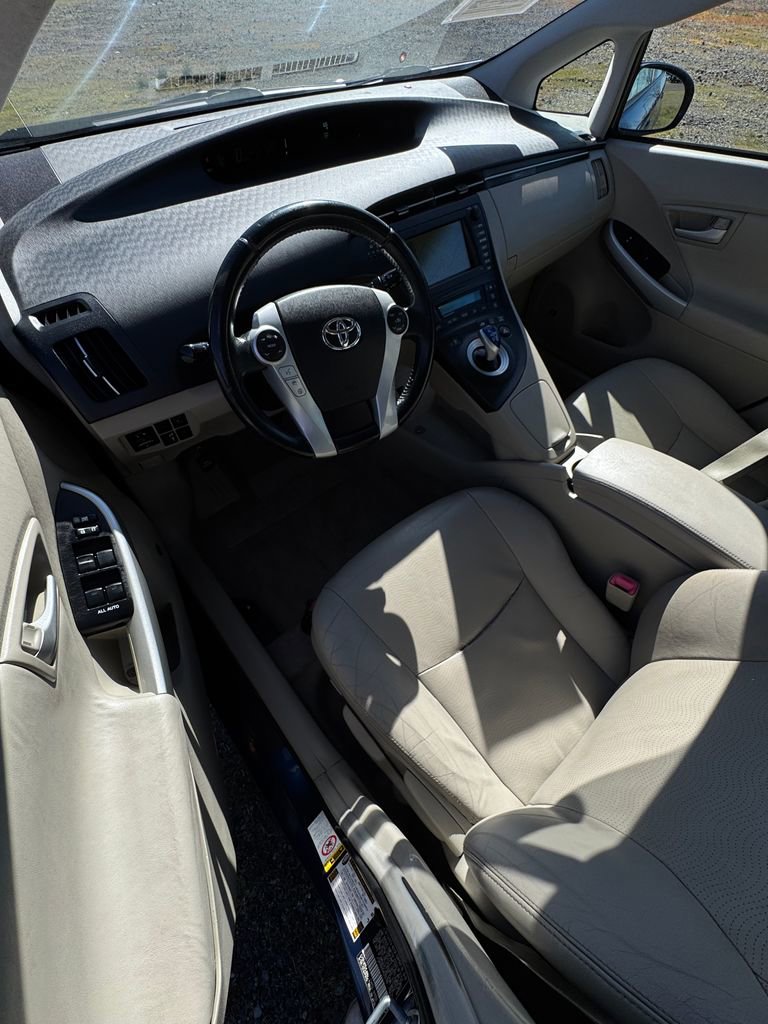 Used 2010 Toyota Prius Five image 11