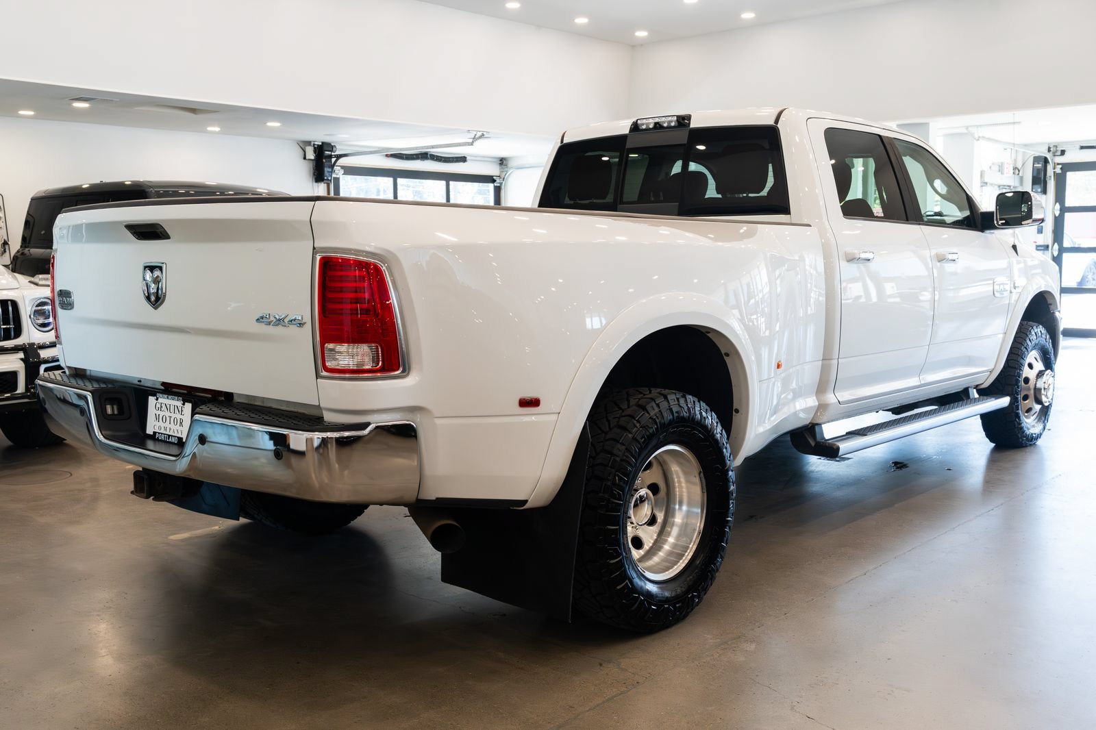 Used 2015 RAM 3500 Laramie Longhorn AWD/4WD image 4
