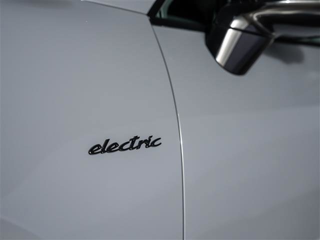 New 2026 Porsche Macan GTS Electric AWD/4WD image 17