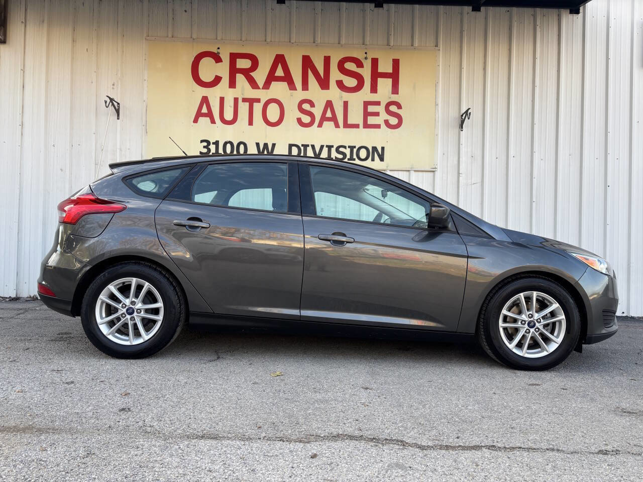 Used 2018 Ford Focus SE image 2