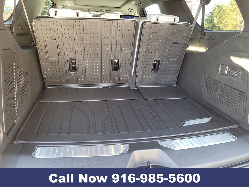 New 2026 Chevrolet Suburban Premier image 31