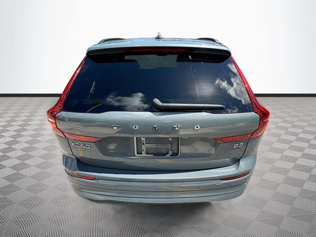 Used 2022 Volvo XC60 B5 Momentum w/ Climate Package image 7