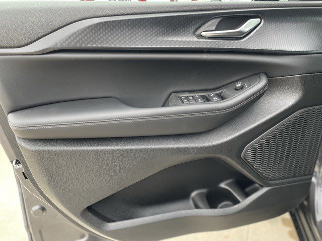 New 2025 Jeep Grand Cherokee L Altitude image 14