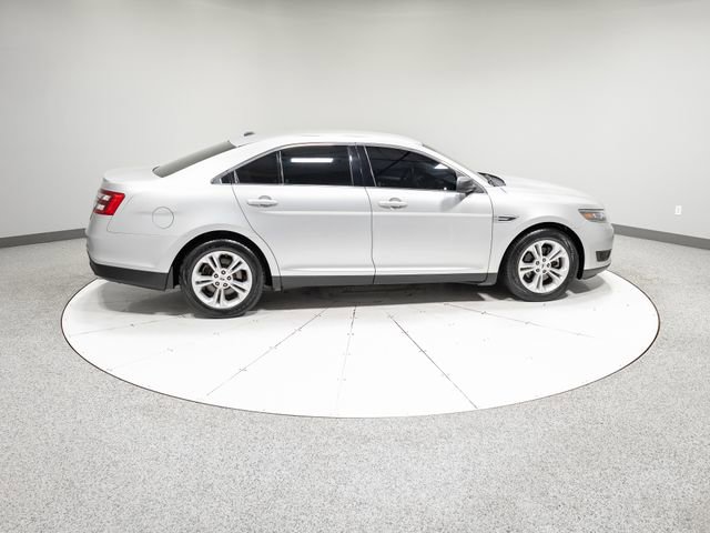 Used 2018 Ford Taurus SE FWD image 28