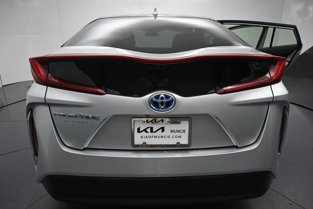 Used 2017 Toyota Prius Prime Plus w/ Carpet Mat Package FWD image 9