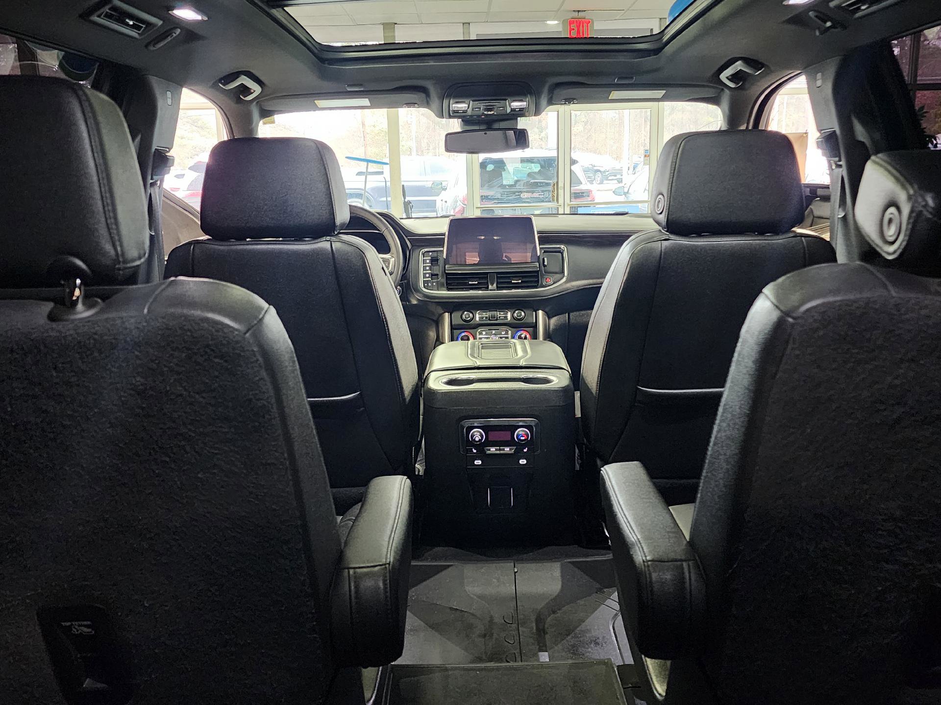 Used 2024 Chevrolet Tahoe Z71 w/ Z71 Off-Road Package image 11