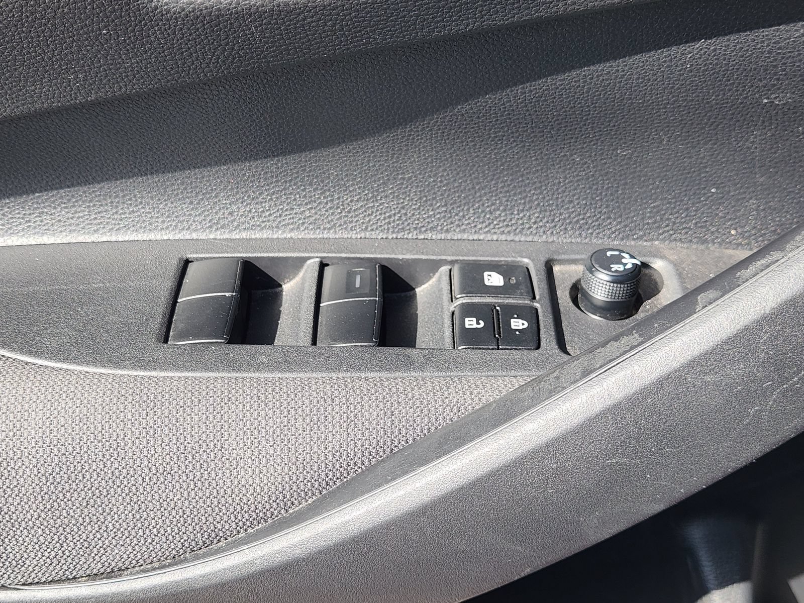 Used 2024 Toyota Corolla LE FWD image 28