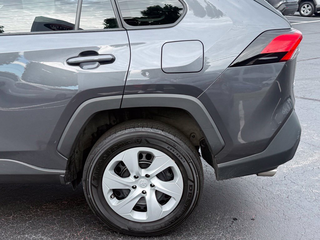 Certified 2023 Toyota RAV4 LE AWD/4WD image 4
