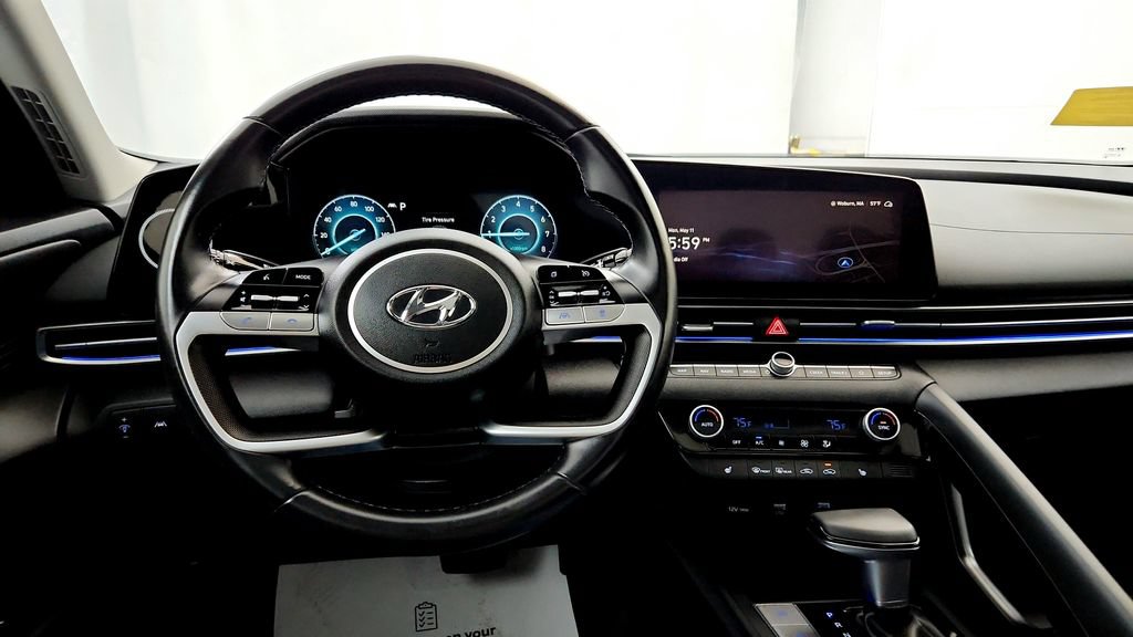 Used 2023 Hyundai Elantra Limited w/ Cargo Package FWD image 28