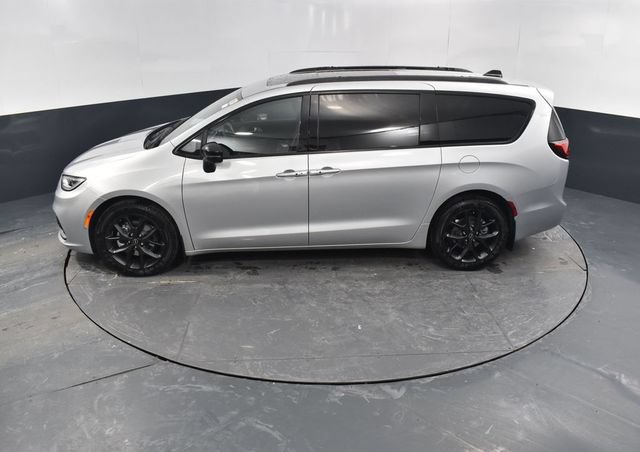 New 2026 Chrysler Pacifica Limited w/ S Appearance Package FWD image 49