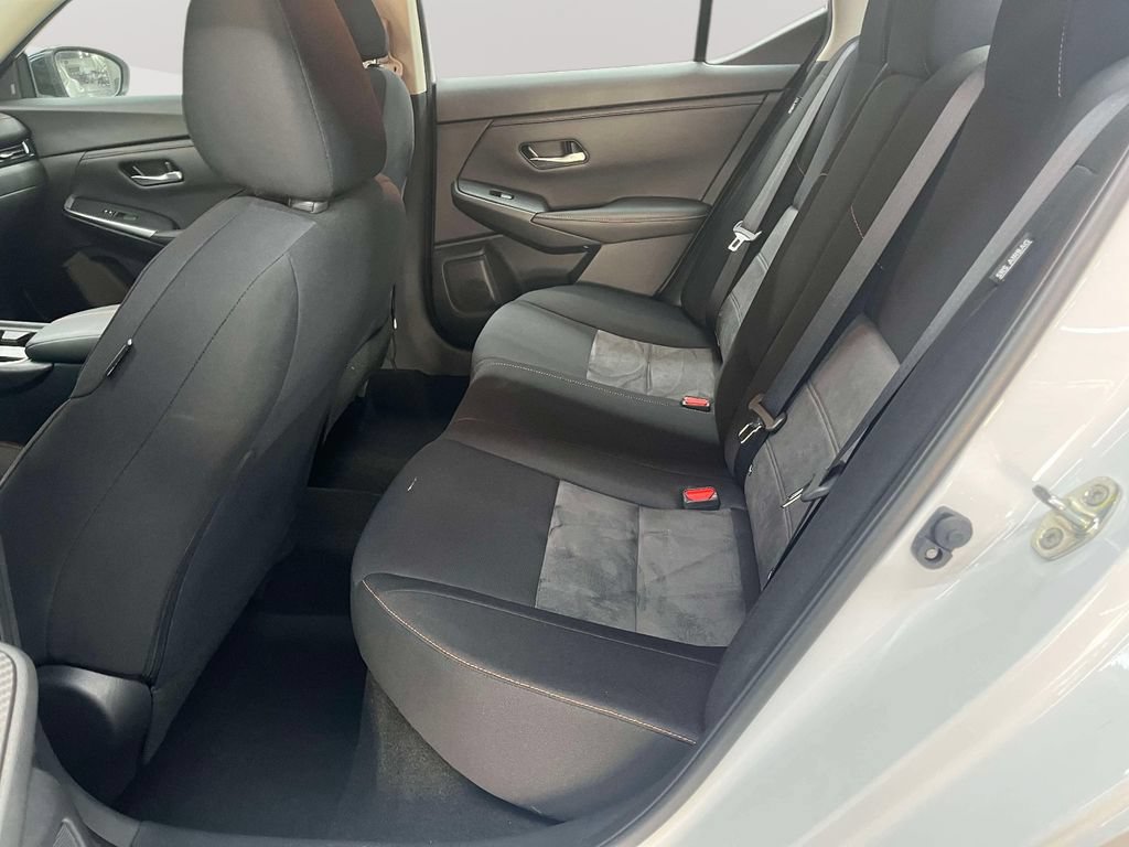 Used 2023 Nissan Sentra SR w/ Electronics Package FWD image 11
