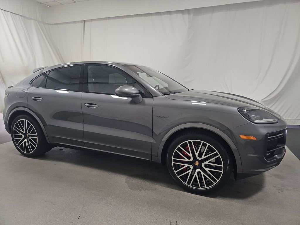 Used 2024 Porsche Cayenne Turbo w/ Technology Package image 1