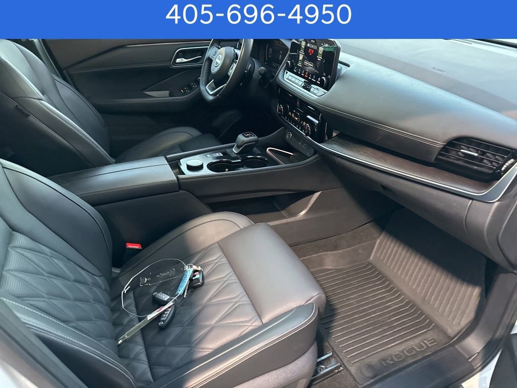 Used 2022 Nissan Rogue Platinum w/ Head-Up Display Package image 14