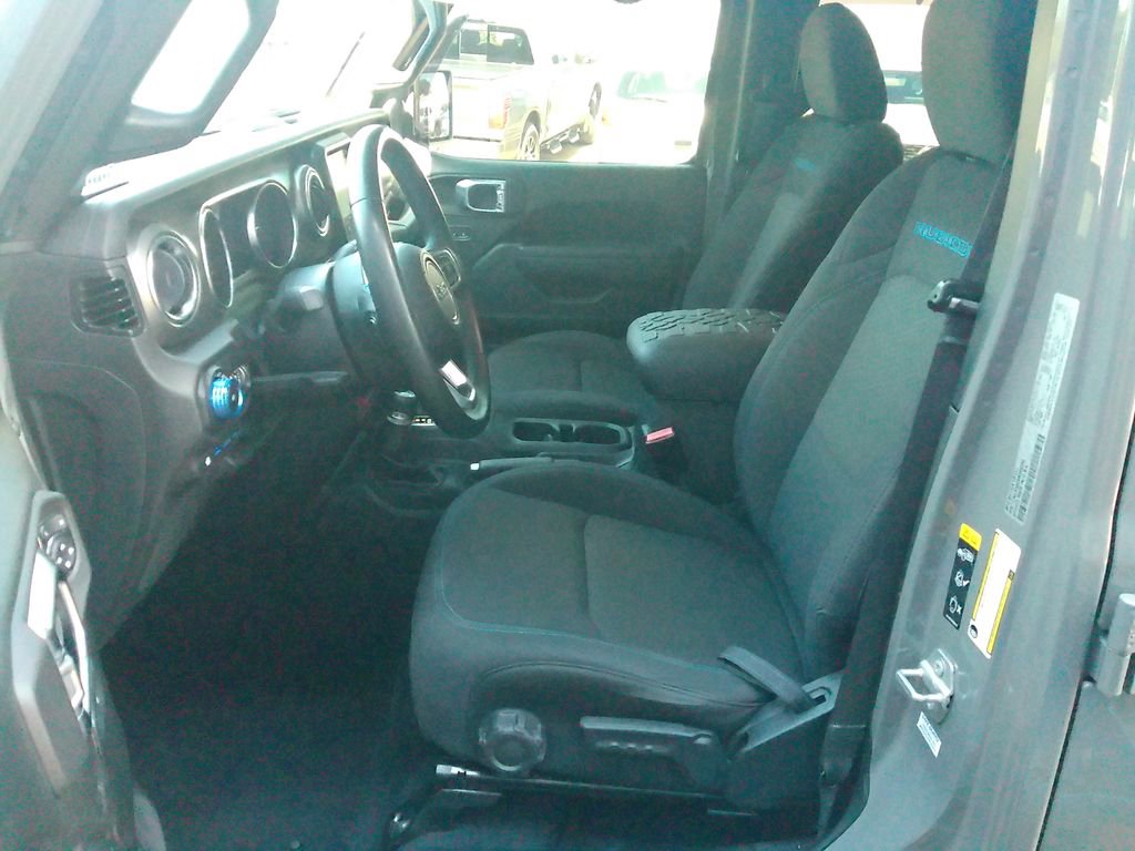 Used 2022 Jeep Wrangler Unlimited Rubicon 4xe image 14