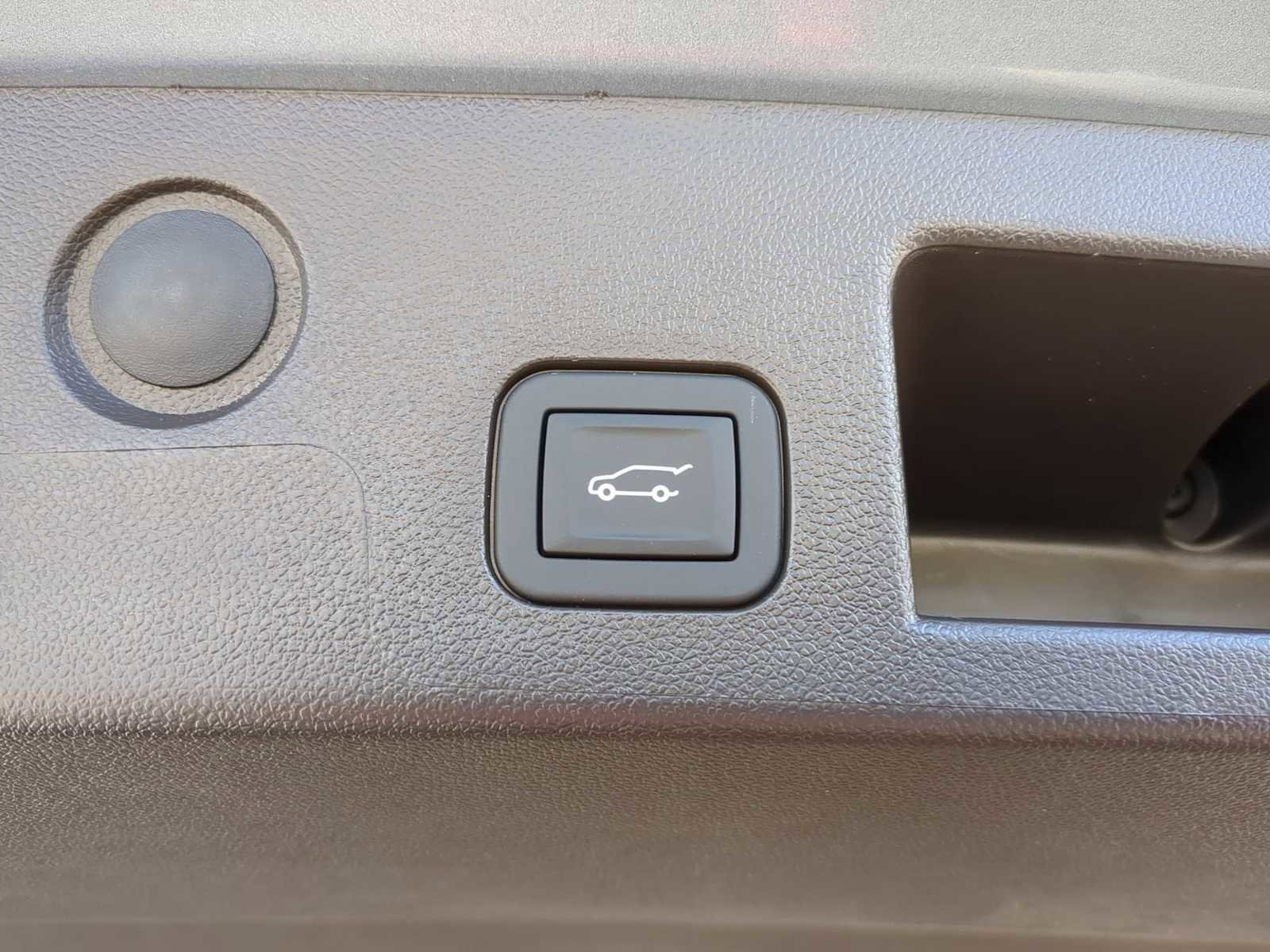 New 2026 GMC Terrain Denali w/ LPO, Floor Liner Package image 27