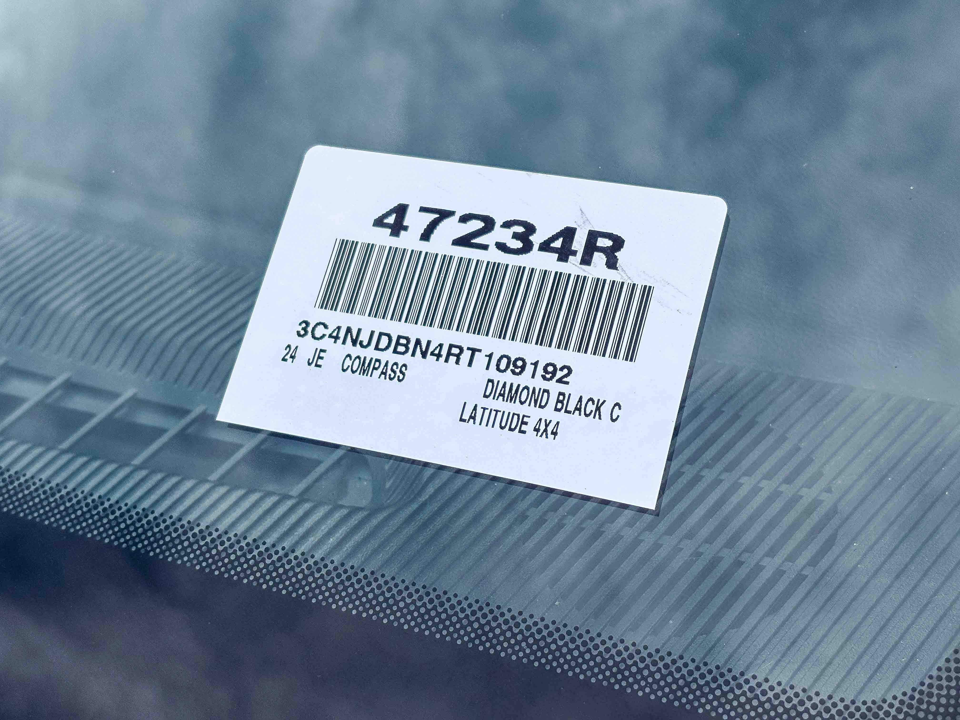 Used 2024 Jeep Compass Latitude image 28