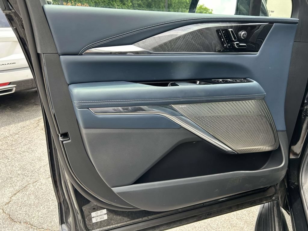 New 2026 Cadillac Escalade IQL Sport 2 AWD/4WD image 17