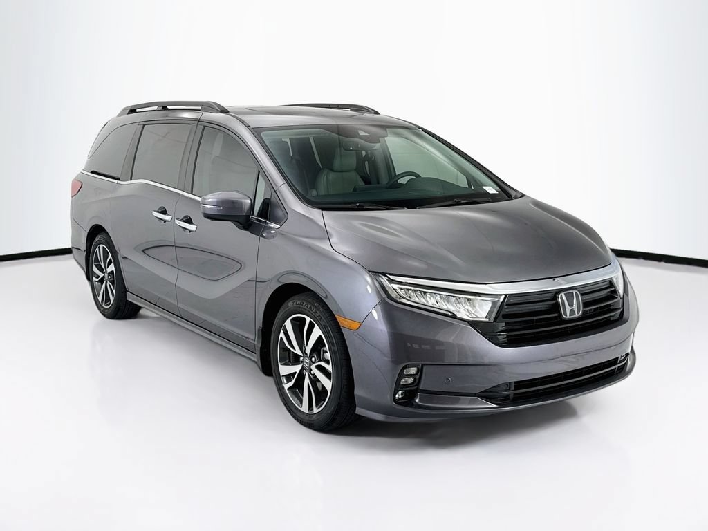 Used 2024 Honda Odyssey Touring image 3