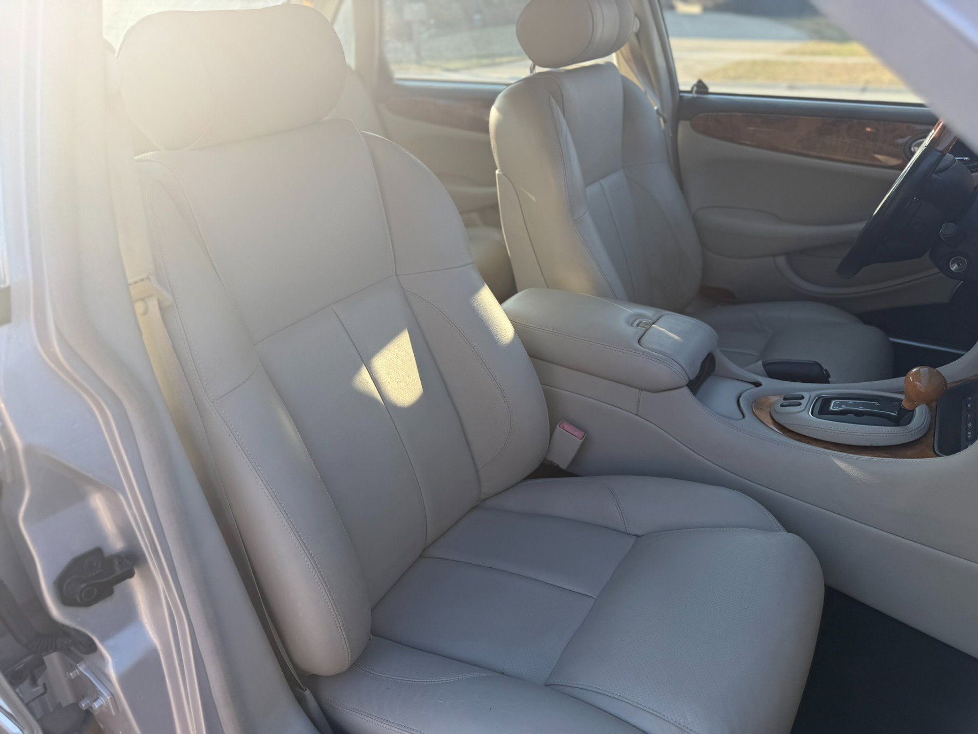 Used 2002 Jaguar XJ8 image 27