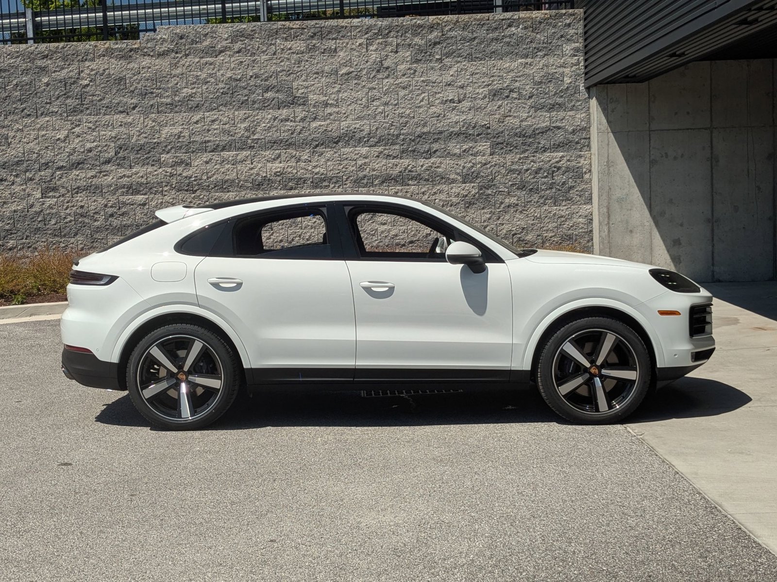 New 2026 Porsche Cayenne Coupe AWD/4WD image 8