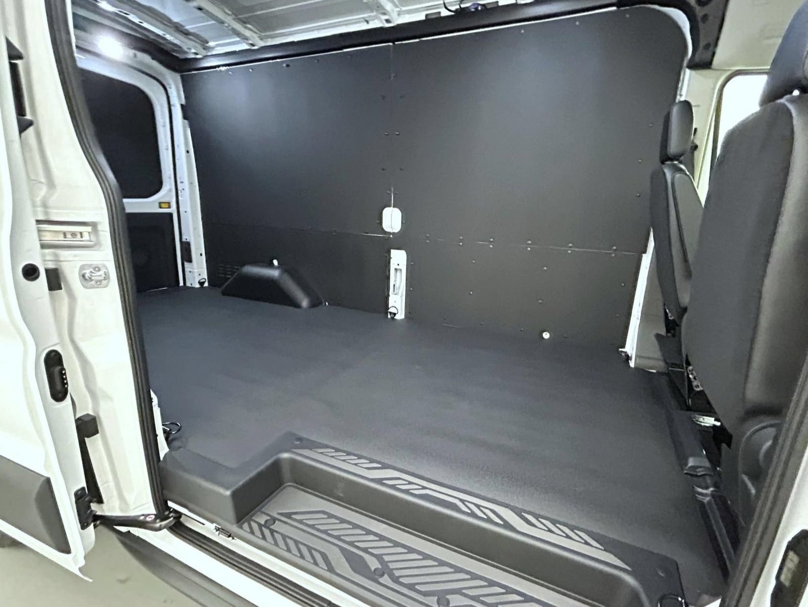 New 2027 Ford Transit 250 148 Medium Roof w/ Load Area Protection Package RWD image 17