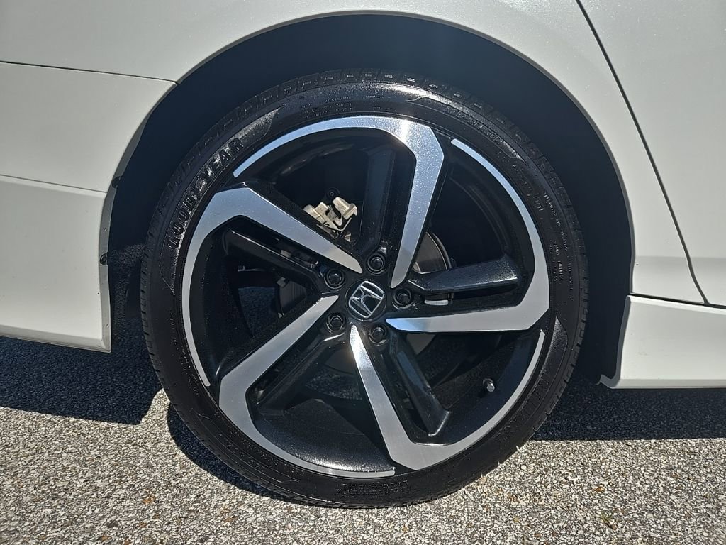 Used 2018 Honda Accord Sport image 27