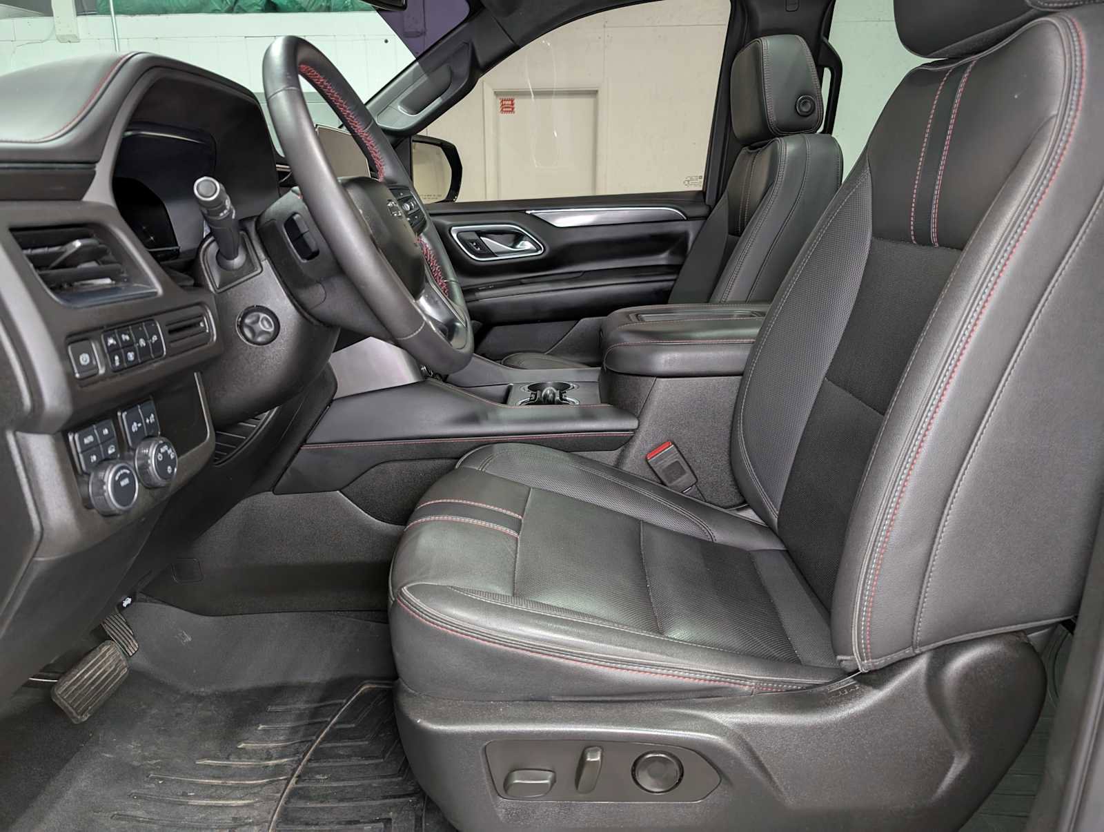 Used 2022 Chevrolet Tahoe RST w/ Sport Performance Package image 4